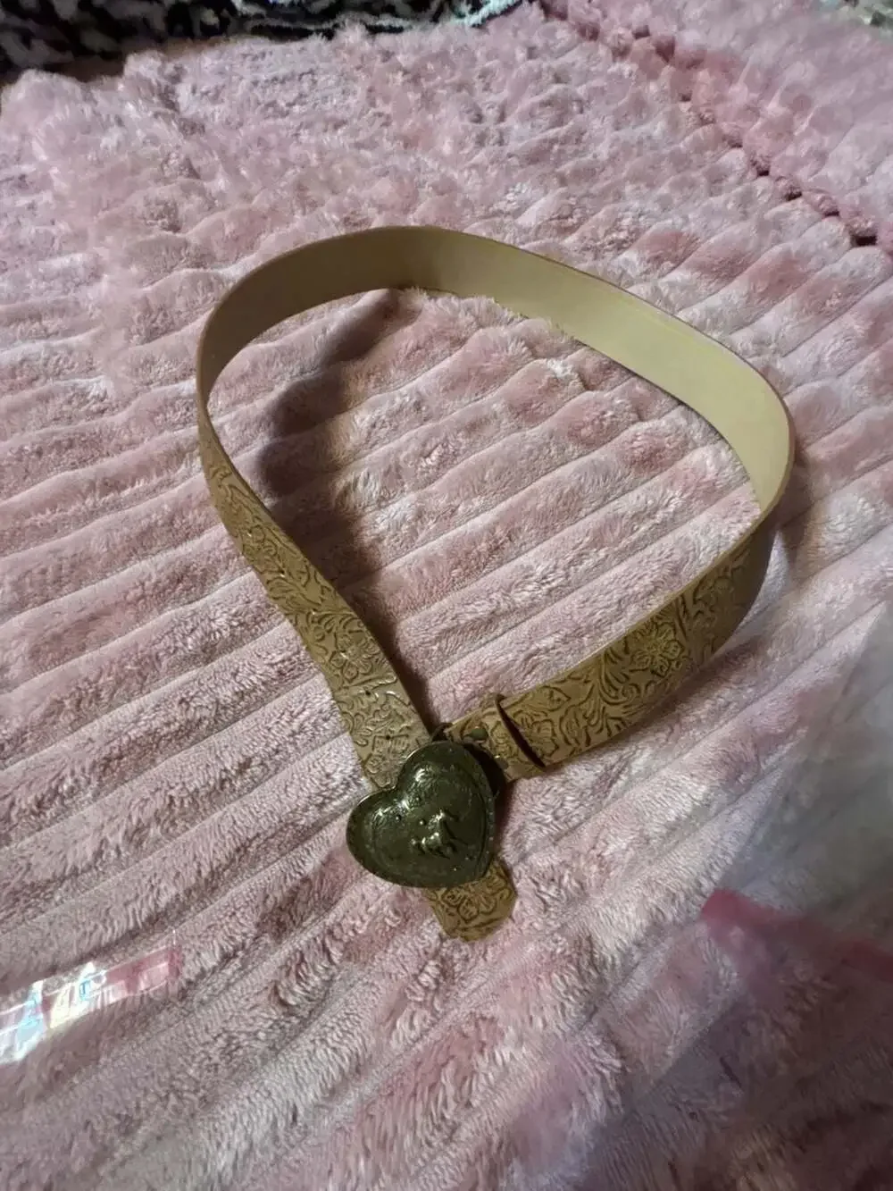 Vintage Floral Embossed Leather Belt with Bronze Heart Buckle